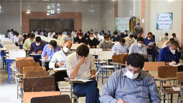 آزمون استخدامی با رعایت پروتکل‌های بهداشتی در ارومیه برگزار شد