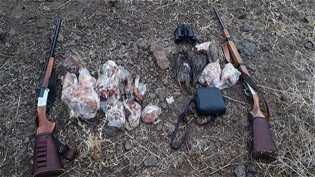  2 شکارچی متخلف در مهاباد دستگیر شده اند