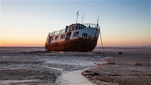 تهدید طوفان نمکی در نتیجه بحران خشک شدن دریاچه ارومیه 