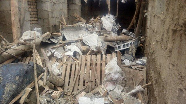  نیمی از خانه های خسارت دیده در شهر خوی آوار برداری شده اند