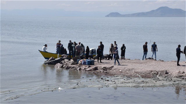 حال خوش مردم در کنار دریاچه ارومیه 