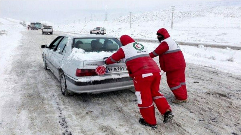  هلال احمر آذربایجان‌غربی به ۳۶۱ نفر گرفتار در برف و کولاک امدادرسانی کرد