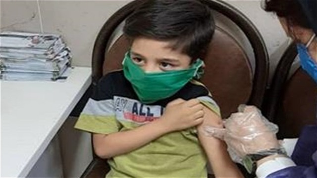 دانش آموزان در آذربایجان غربی واکسینه می شوند