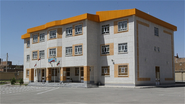 بنیاد برکت ۱۰۰ واحد آموزشی در آذربایجان غربی احداث کرده است