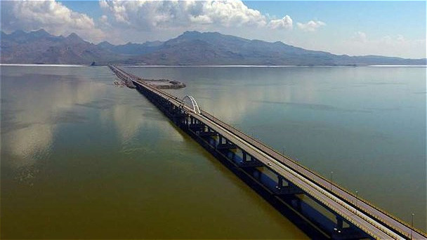 وسعت دریاچه ارومیه بیش از یک هزار کیلومتر مربع کاهش یافت 