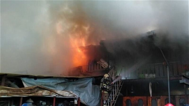 آتش سوزی در بازارچه امین نقده مهار شد
