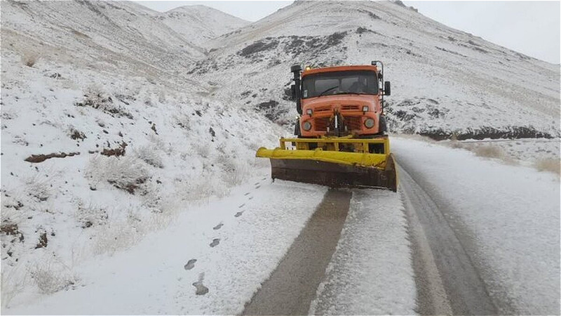 ۷۱۸ کیلومتر از محورهای آذربایجان غربی برف روبی شد