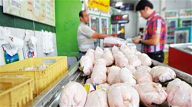 تأمین مکفی گوشت مرغ با قیمت مصوب در بازار آذربایجان غربی
