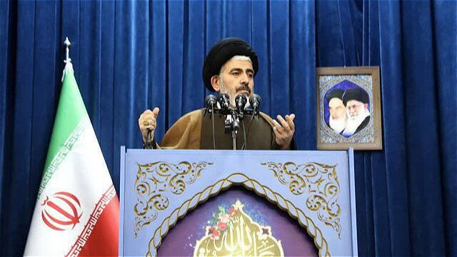 حفظ اتحاد میان مردم و مسئولان در شرایط فعلی امری ضروری است