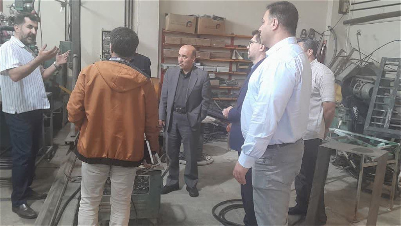 بازدید مدیر مخابرات منطقه آذربایجان غربی از کارگاه تولید تجهیزات فیبر نوری در ارومیه