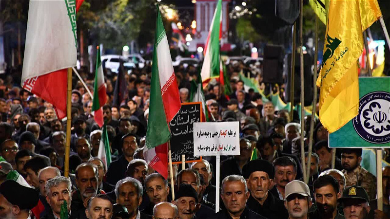 وحدت شیعه و سنی مهم‌ترین سرمایه ملت ایران در برابر توطئه‌های دشمنان است