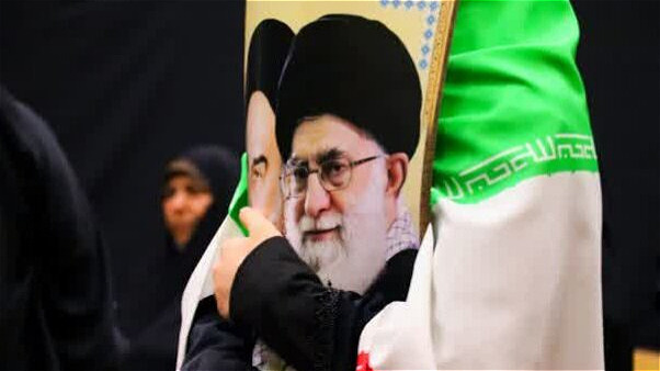 رهبر شهید انقلاب الگویی کامل برای مردم بودند